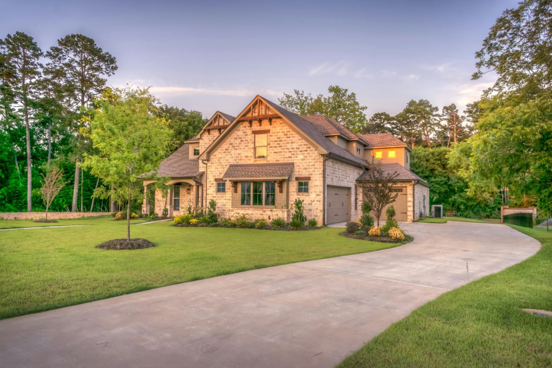 a home with architectural shingles, one of many roof types popular in Minnesota